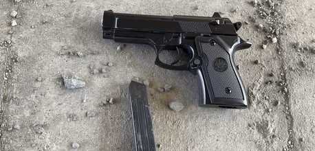 Mávat na ulici pistolí, byť airsoftovou, není úplně nejlepší nápad |...<br />
<i>Kompletní tisková zpráva: <a href=