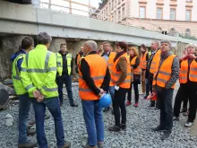 V říjnu se odehraje vysouvání druhé poloviny nového mostu nad řeku Moravu | Foto: Blanka Martinovská