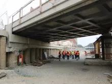 V říjnu se odehraje vysouvání druhé poloviny nového mostu nad řeku Moravu | Foto: Blanka Martinovská