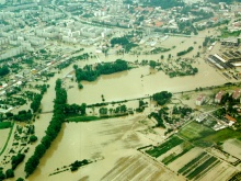 Morava-Olomouc, pohled proti vodě, 11.7.1997 | © Povodí Moravy, s. p.