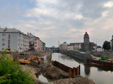 Stavba protipovodňových opatření pokračuje budováním pilot, chystá se i most | Foto: Pavel Snášel