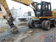 Nový originální most v Olomouci montují italští specialisté | Foto: Blanka Martinovská