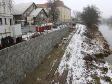 Stavba nového mostu pokračuje, příští týden začne betonáž mostovky | Foto: Blanka Martinovská