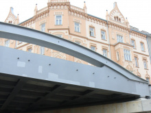 V říjnu se odehraje vysouvání druhé poloviny nového mostu nad řeku Moravu | Foto: Blanka Martinovská