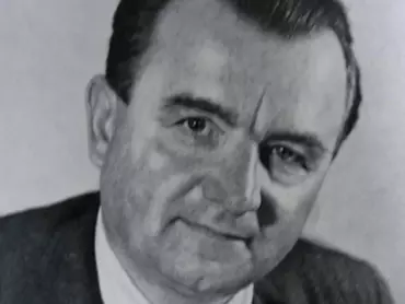 Klement Gottwald (1896–1953). Dne 10. května roku 1945 se Gottwald vrátil z Moskvy do Prahy jako místopředseda československé vlády a předseda Národní fronty, od roku 1945 až do své smrti byl předsedou KSČ. Po vítězství KSČ v prvních poválečných volbách roku 1946 byl Gottwald jako premiér pověřen sestavením vlády. Foto Sláva Štochl. Převzato z publikace Renaty Svobodové a Slávy Štochla První vláda osvobozené Československé republiky, Praha 1945.