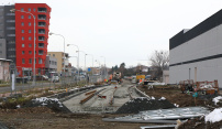 V lednu uzavře stavba tramvajové trati křižovatku u Billy. Kudy projedete?