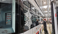 Město už brázdí vánočně nazdobené tramvaje
