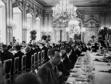 Recepce v olomouckém Arcibiskupském paláci dne 14. července 1946. Magistrát města Olomouce.