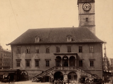Olomouc, pohled na radnici od východu. Mezi léty 1890–1900. | © Státní okresní archiv Olomouc