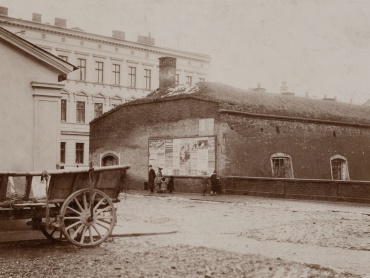 Olomouc, část pevnostních kasemat (někdejší posádkové vězení) na konci Dolní ulice (dnes Lafayettovy). 1870. | © Státní okresní archiv Olomouc