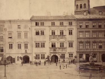 Obecní dům (Engelmannův palác) na Horním náměstí v Olomouci. 1867. | © Státní okresní archiv Olomouc