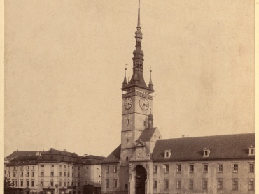 Pohled na městskou radnici na Horním náměstí v Olomouci. 1898. | © Státní okresní archiv Olomouc