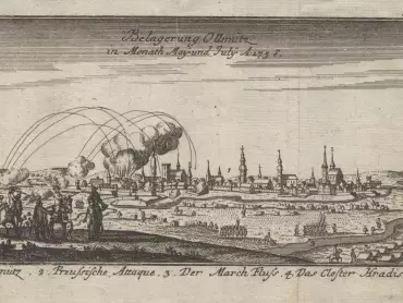 Obléhání Olomouce v měsících květnu a červenci 1758. 1. Olomouc. 2. Pruský útok. 3. Řeka Morava. 4. Klášter Hradisko. Státní okresní archiv v Olomouci, Archiv města Olomouce, fond M 8-34 Sbírka obrazového materiálu a fotografií Olomouc, inv. č. 2466. http://digi.archives.cz/da/permalink?xid=4B61A9DE685A42C6AA128A8EEB4D40A8&scan=1
