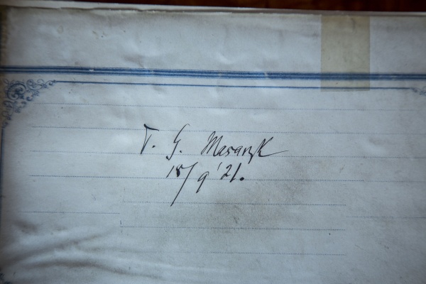 Podpis prezidenta Tomáše G. Masaryka v pamětní knize města Olomouce ze dne 18. září 1921 | Foto: Jan Andreáš