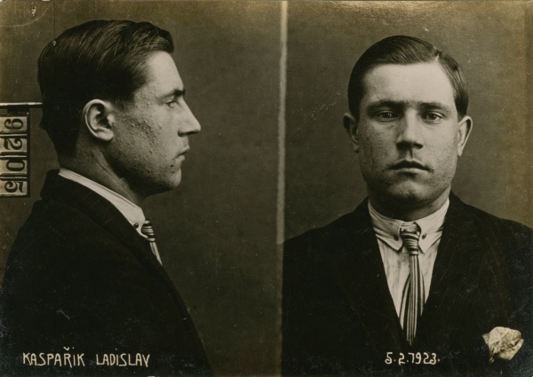 Ladislav Kašpařík. Policejní fotografie z 5. února 1923. Soukromá sbírka.